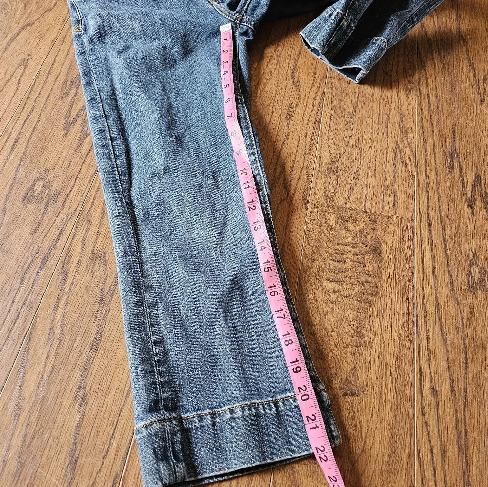 Seven7 Capri Jeans - Picture 8 of 9